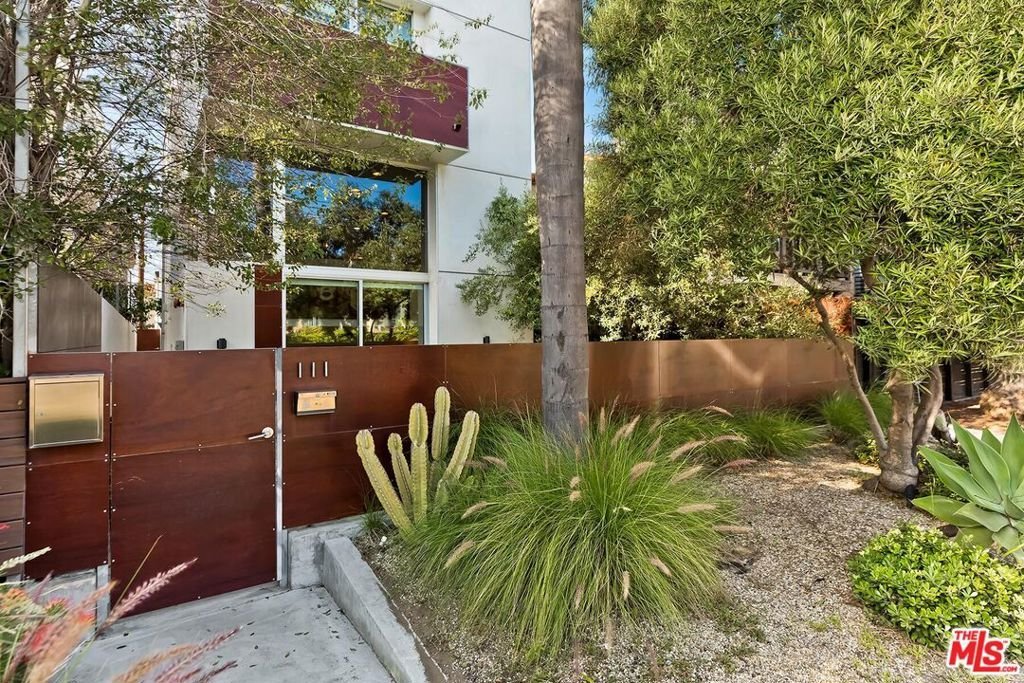 111 Eastwind Street Marina Del Rey CA 90292 56 111 Eastwind Street Marina Del Rey CA 90292