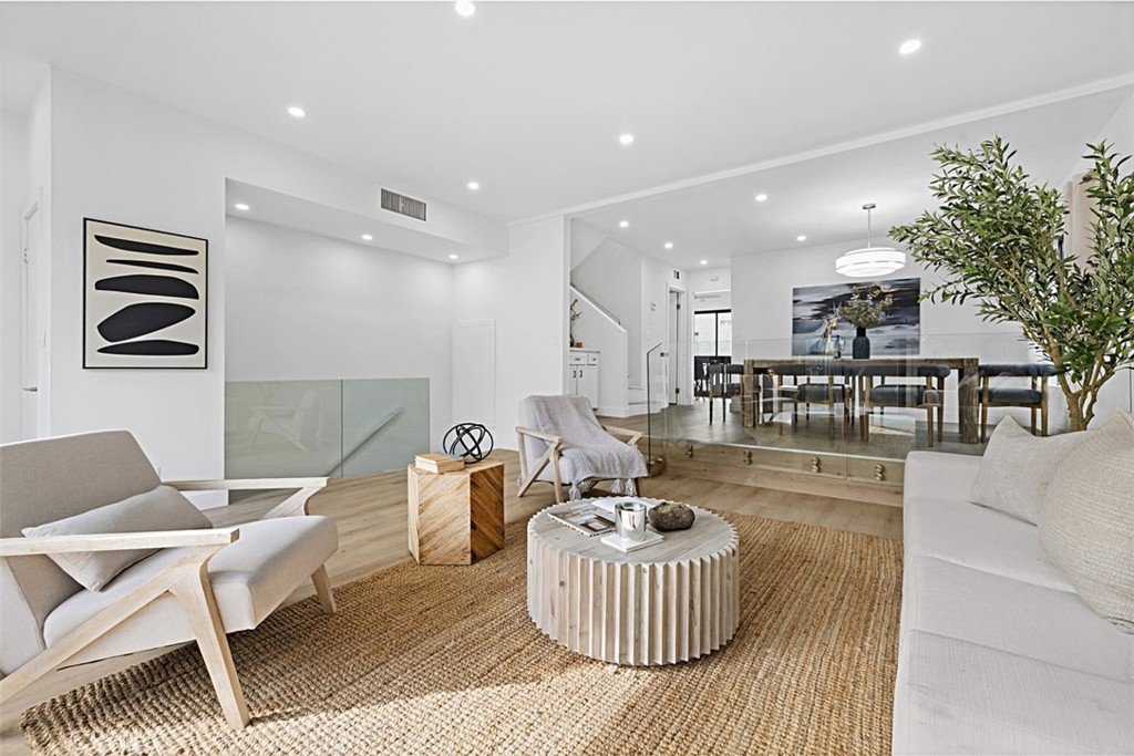 4218 Troost 20 Studio City CA 91604 37 4218 Troost 20 Studio City CA 91604