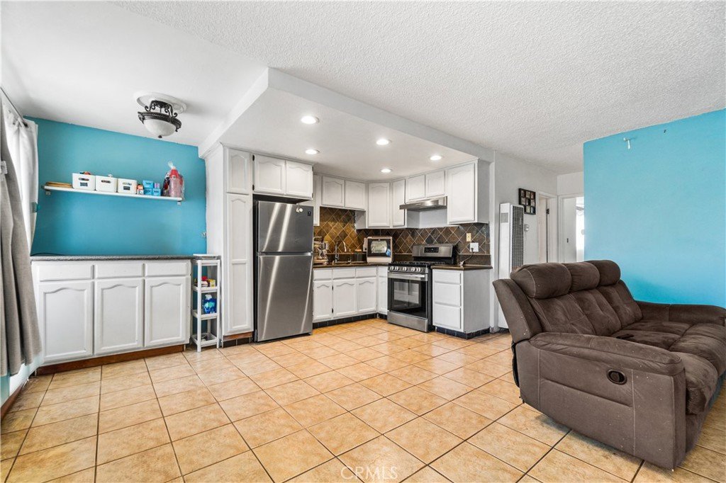 3325 Santa Fe Avenue 110 Long Beach CA 90810 25 3325 Santa Fe Avenue 110 Long Beach CA 90810