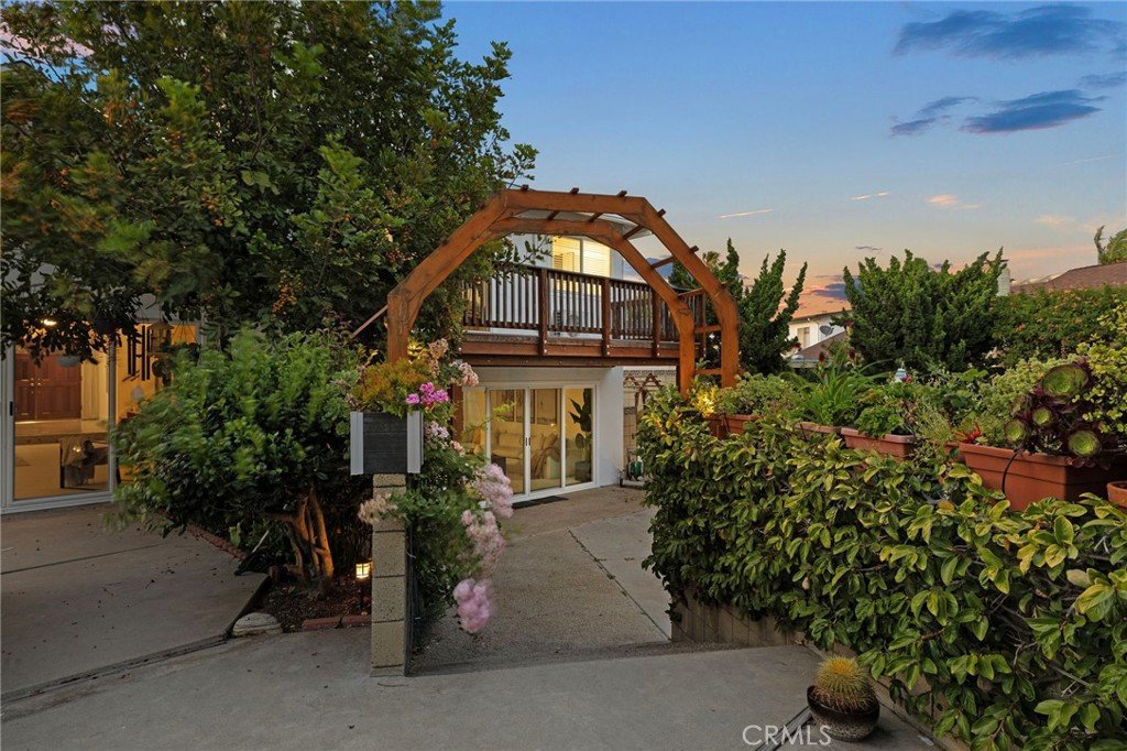 1002 Ashpark Harbor City CA 90710 54 1002 Ashpark Harbor City CA 90710