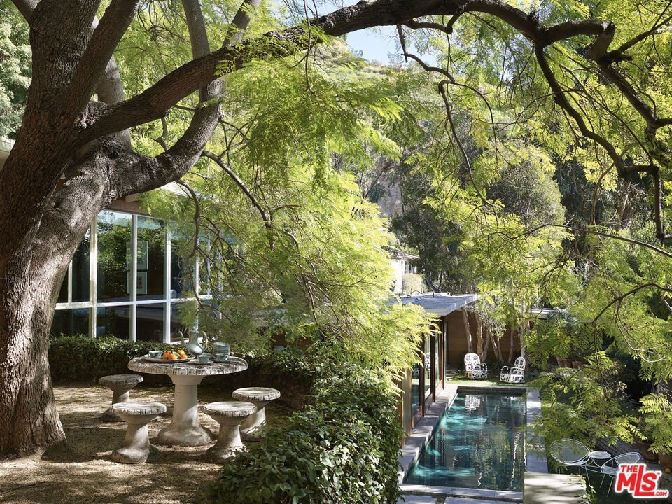 1657 Marmont Avenue West Hollywood CA 90069 12 1657 Marmont Avenue West Hollywood CA 90069