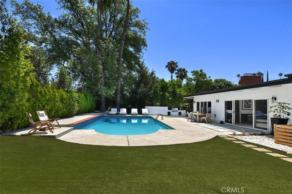 5714 Wilhelmina Woodland Hills CA 91367 69 5714 Wilhelmina Woodland Hills CA 91367