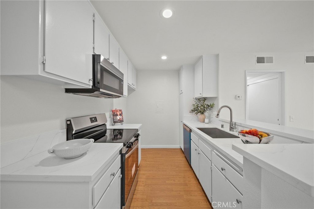 23515 Lyons 253 Valencia CA 91355 36 23515 Lyons 253 Valencia CA 91355