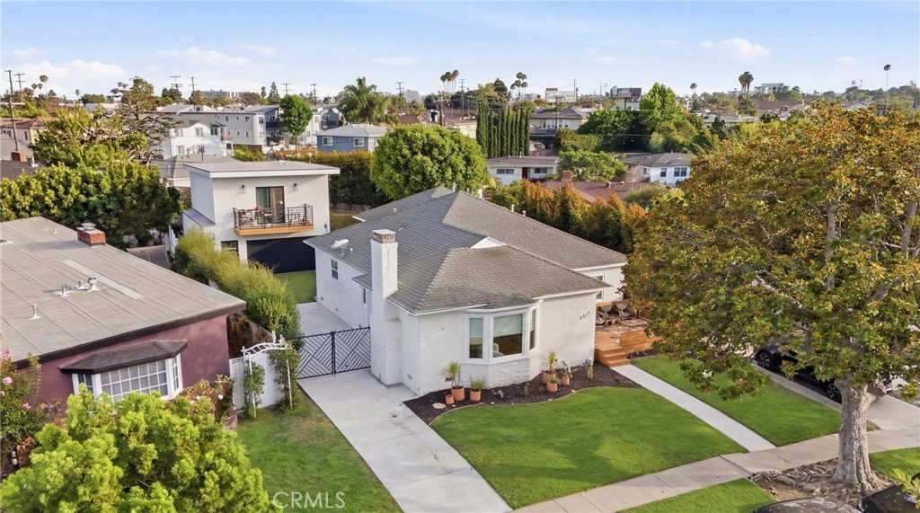5824 Compass Drive Los Angeles CA 90045 32 5824 Compass Drive Los Angeles CA 90045