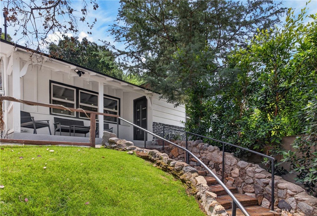 10260 Willow Spring Lane Sunland CA 91040 31 10260 Willow Spring Lane Sunland CA 91040