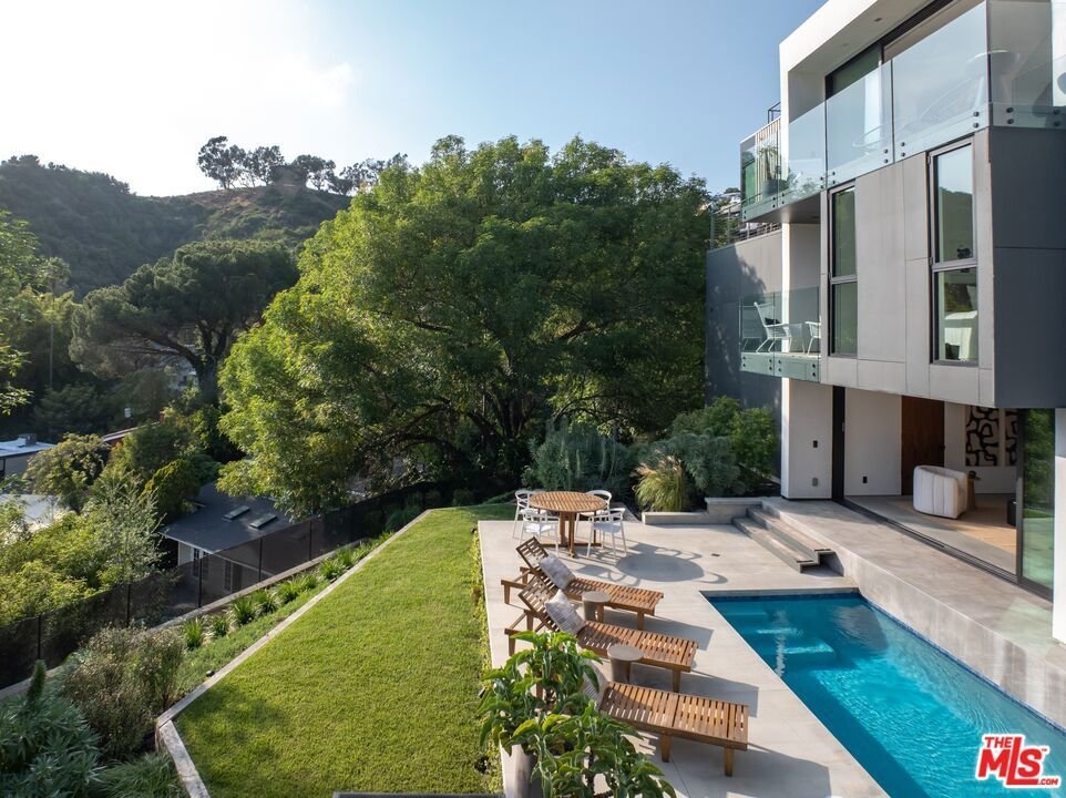 2635 Hargrave Drive Los Angeles CA 90068 29 2635 Hargrave Drive Los Angeles CA 90068