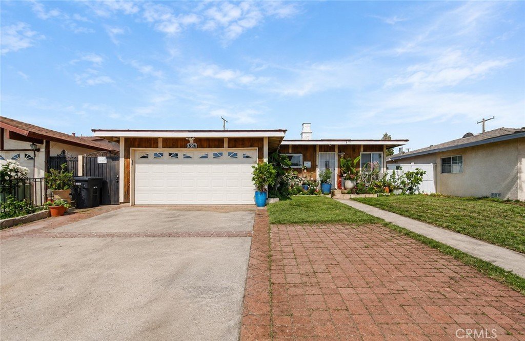 21017 Violeta Avenue Lakewood CA 90715 17 21017 Violeta Avenue Lakewood CA 90715