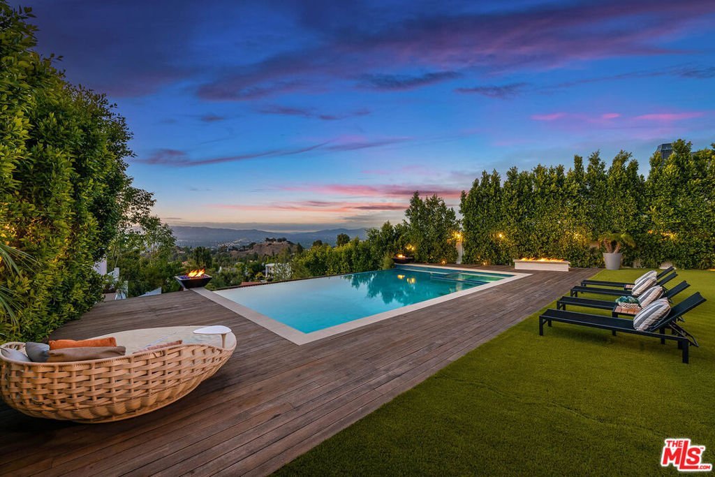 3915 Vista Linda Drive Encino CA 91316 75 3915 Vista Linda Drive Encino CA 91316