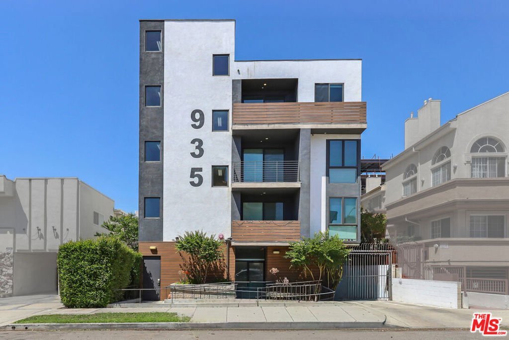 935 N Hudson Avenue 401 Los Angeles CA 90038 29 935 N Hudson Avenue 401 Los Angeles CA 90038