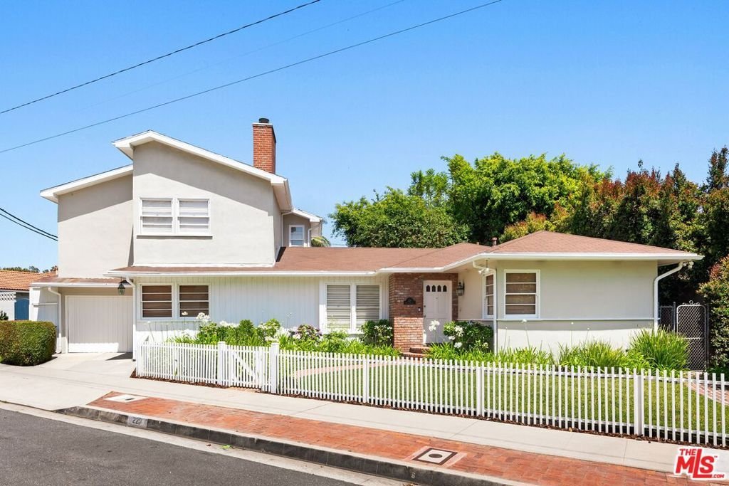 220 Beloit Avenue Los Angeles CA 90049 36 220 Beloit Avenue Los Angeles CA 90049