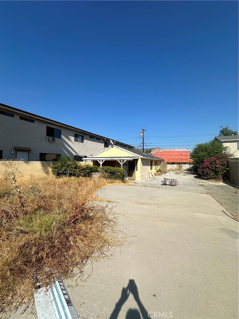 2310 N Catalina Street Burbank CA 91504 9 2310 N Catalina Street Burbank CA 91504