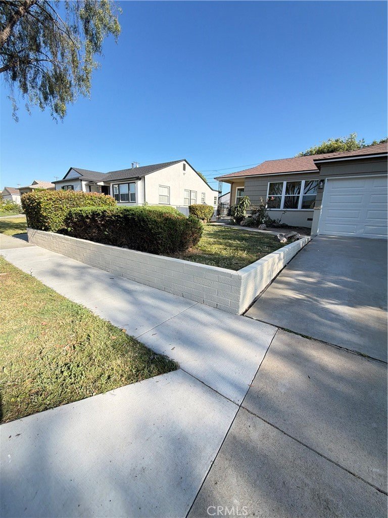 2708 Yearling Street Lakewood CA 90712 4 2708 Yearling Street Lakewood CA 90712