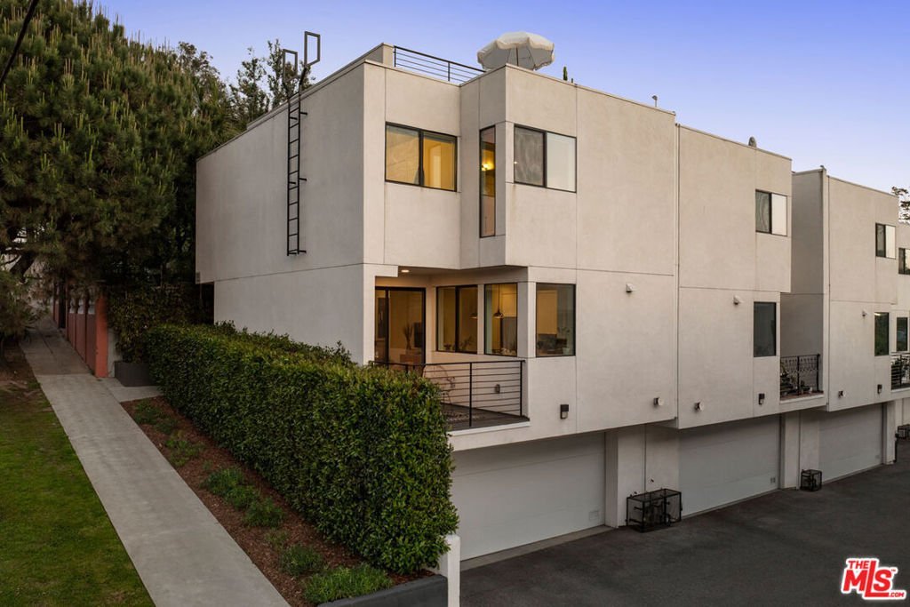 2152 Clifford Street Los Angeles CA 90026 33 2152 Clifford Street Los Angeles CA 90026