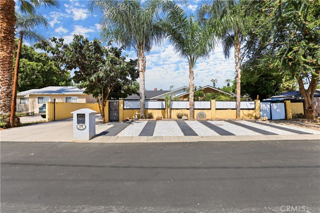 8011 Quartz Avenue Winnetka CA 91306 21 8011 Quartz Avenue Winnetka CA 91306