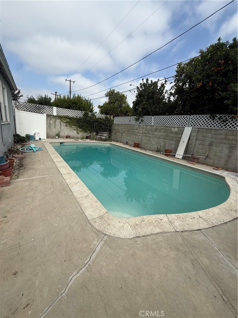 18413 Delano Tarzana CA 91335 21 18413 Delano Tarzana CA 91335