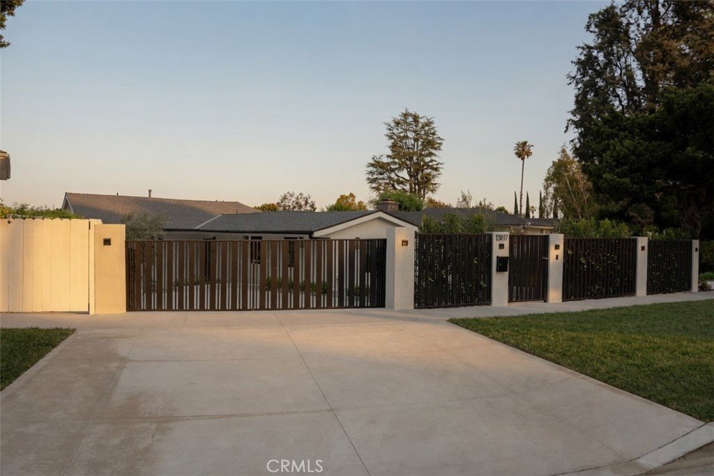 13817 Valley Vista Blvd Sherman Oaks CA 91423 43 13817 Valley Vista Blvd Sherman Oaks CA 91423