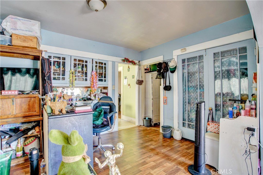 926 Spence Los Angeles CA 90023 29 926 Spence Los Angeles CA 90023
