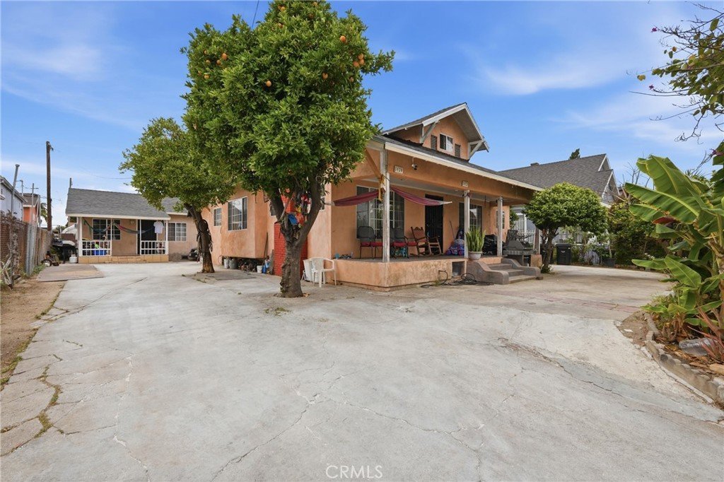 1472 W 37th st Street Los Angeles CA 90018 13 1472 W 37th st Street Los Angeles CA 90018