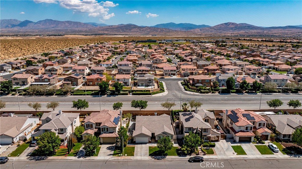 6852 Buchet Palmdale CA 93552 35 6852 Buchet Palmdale CA 93552