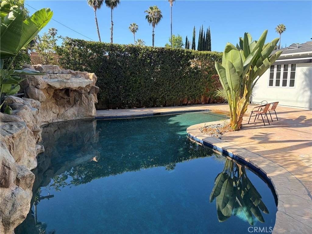 5704 Columbus Sherman Oaks CA 91411 18 5704 Columbus Sherman Oaks CA 91411
