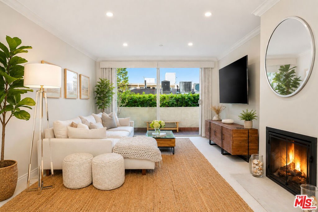 125 Montana Avenue 204 Santa Monica CA 90403 17 125 Montana Avenue 204 Santa Monica CA 90403