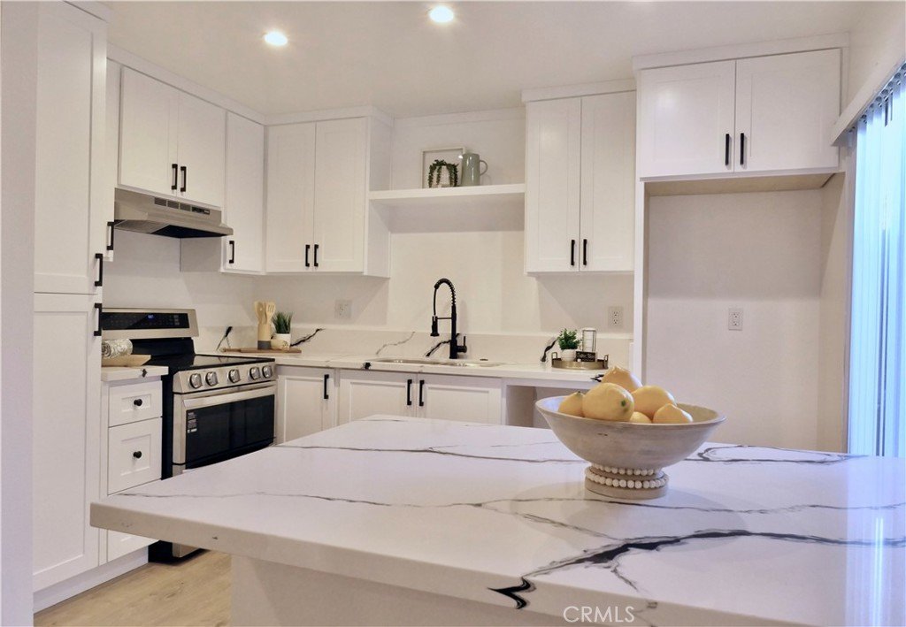 7300 Lennox J3 Van Nuys CA 91405 36 7300 Lennox J3 Van Nuys CA 91405