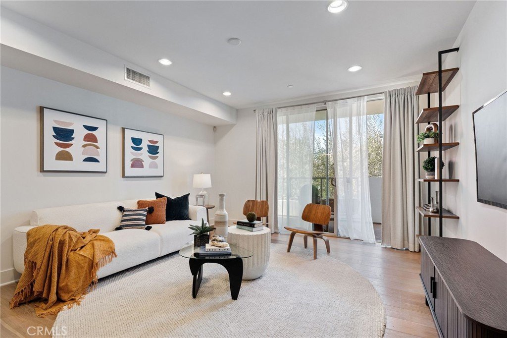 118 N Kings Rd 201 Los Angeles CA 90048 36 118 N Kings Rd 201 Los Angeles CA 90048