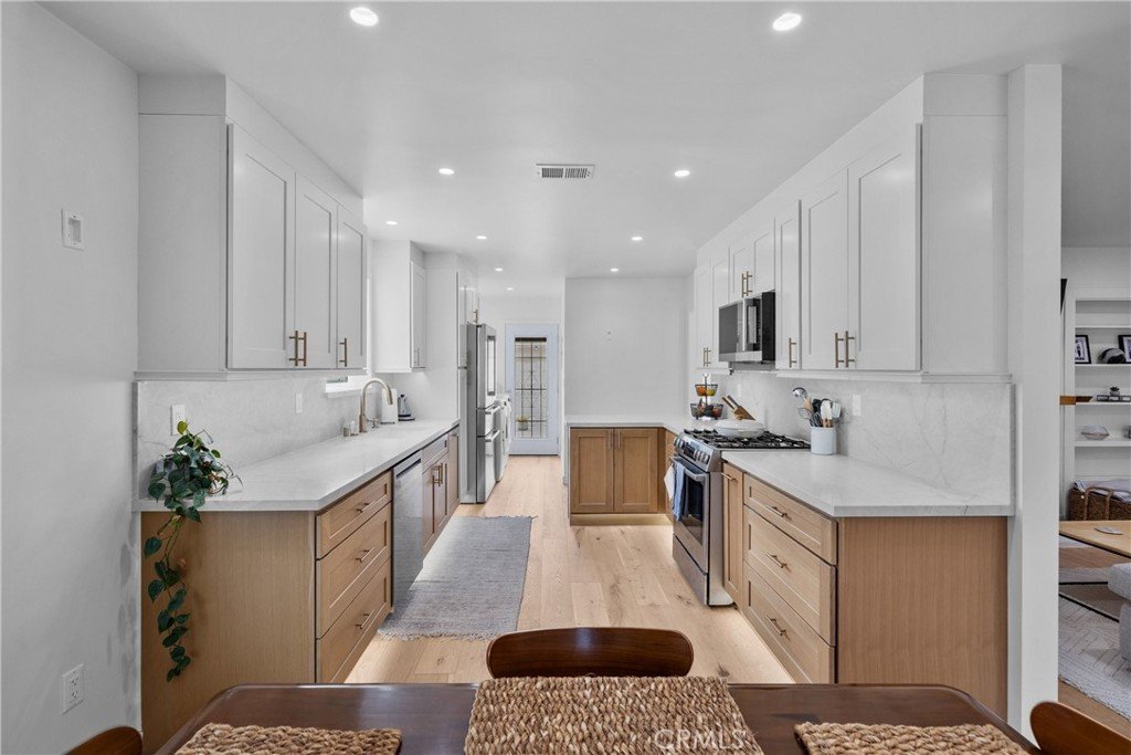 1006 E Ridgewood St Long Beach CA 90807 53 1006 E Ridgewood St Long Beach CA 90807