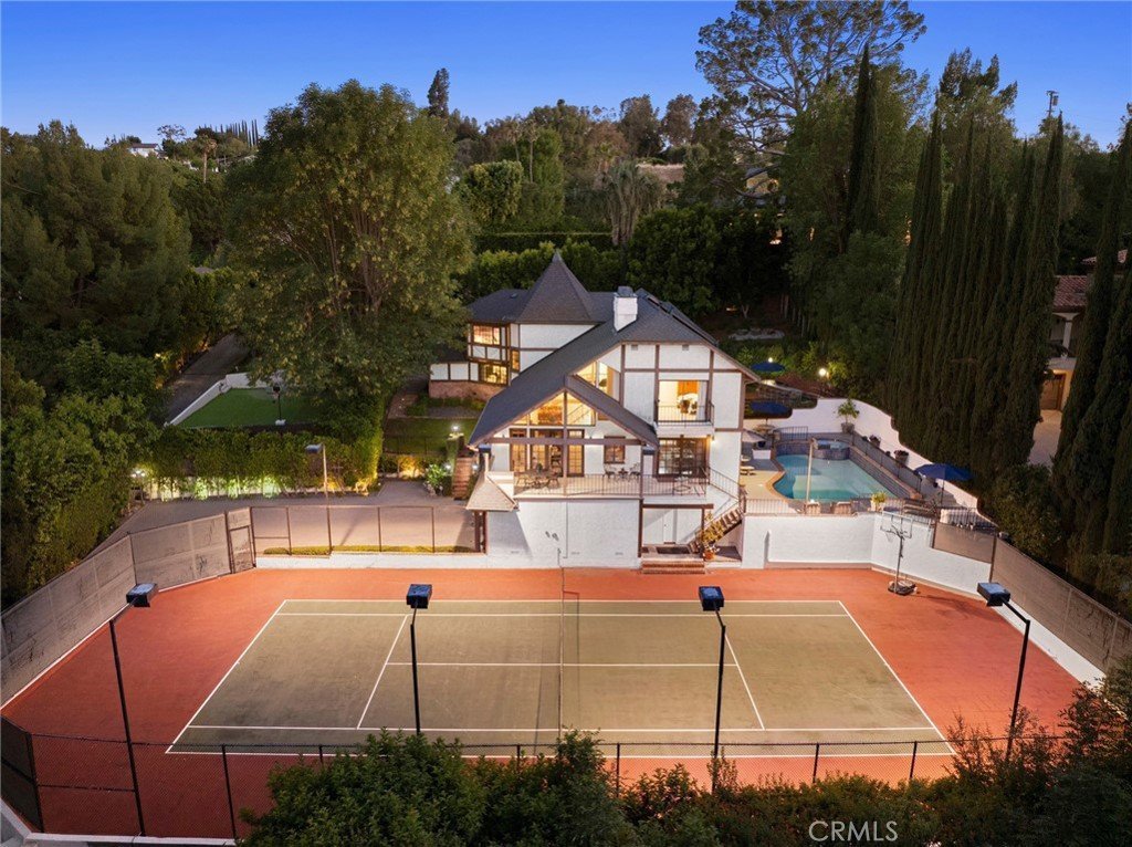 19540 Wells Drive Tarzana CA 91356 25 19540 Wells Drive Tarzana CA 91356