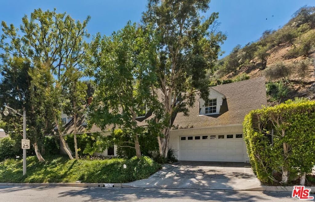 1041 Chantilly Road Los Angeles CA 90077 29 1041 Chantilly Road Los Angeles CA 90077