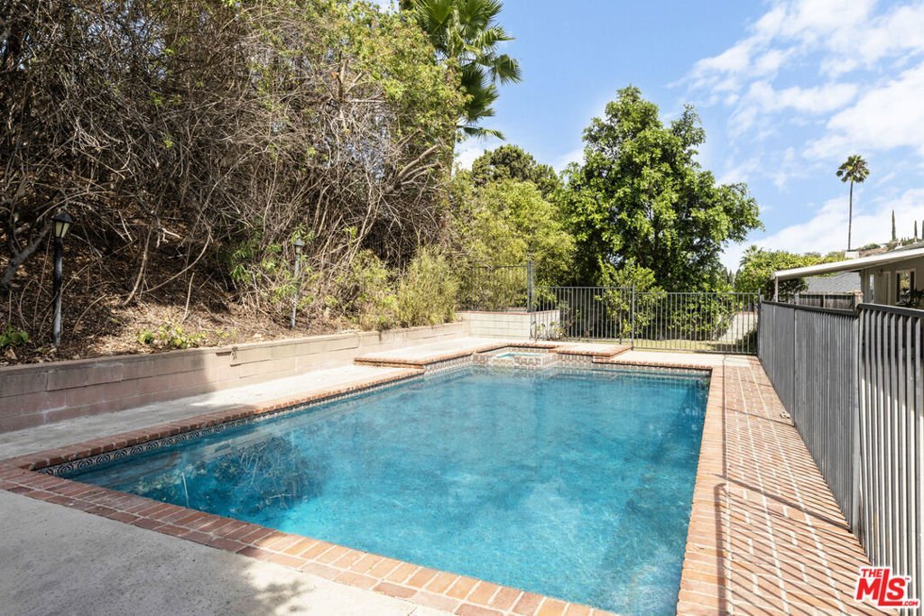 15508 Royal Ridge Road Sherman Oaks CA 91403 39 15508 Royal Ridge Road Sherman Oaks CA 91403