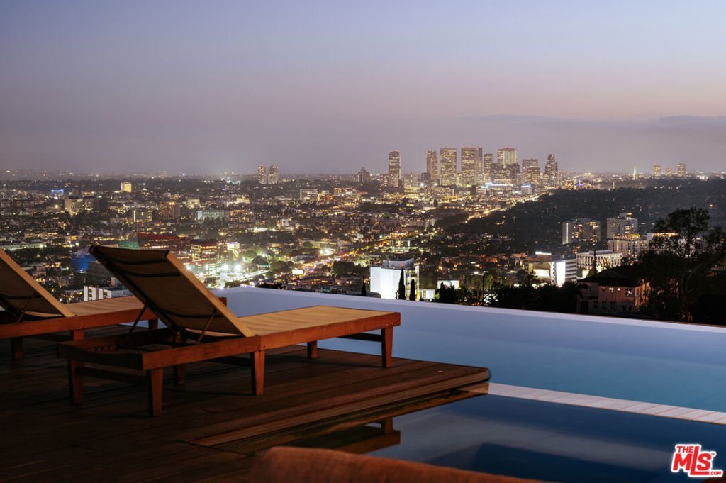 8404 Franklin Avenue Los Angeles CA 90069 14 8404 Franklin Avenue Los Angeles CA 90069