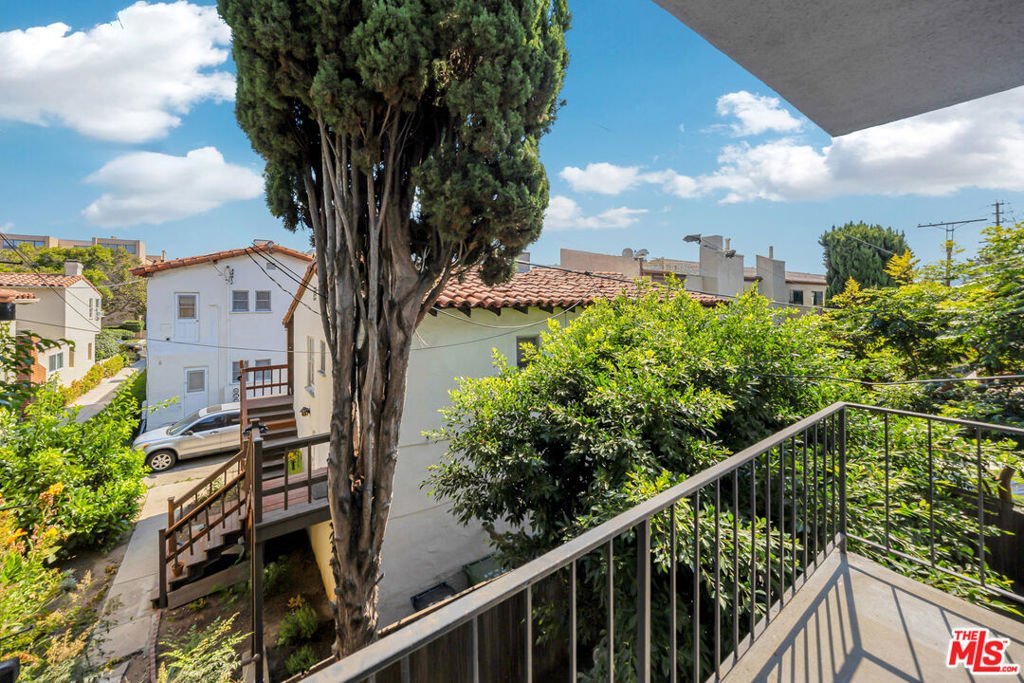 1632 Camden Avenue 203 Los Angeles CA 90025 24 1632 Camden Avenue 203 Los Angeles CA 90025