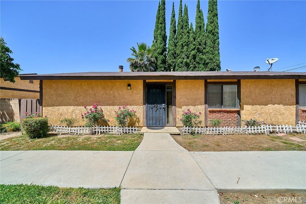20951 Gault Canoga Park CA 91303 44 20951 Gault Canoga Park CA 91303