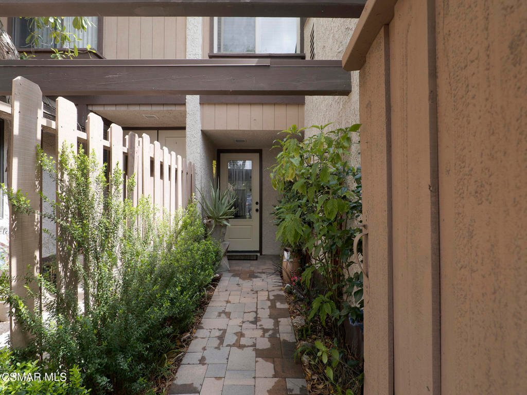 24829 Apple Street E Newhall CA 91321 29 24829 Apple Street E Newhall CA 91321