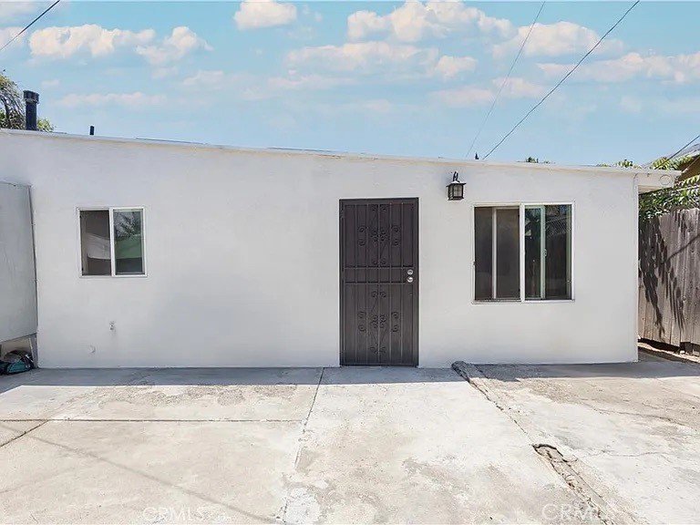 2133 E Lucien Street Compton CA 90222 2 2133 E Lucien Street Compton CA 90222