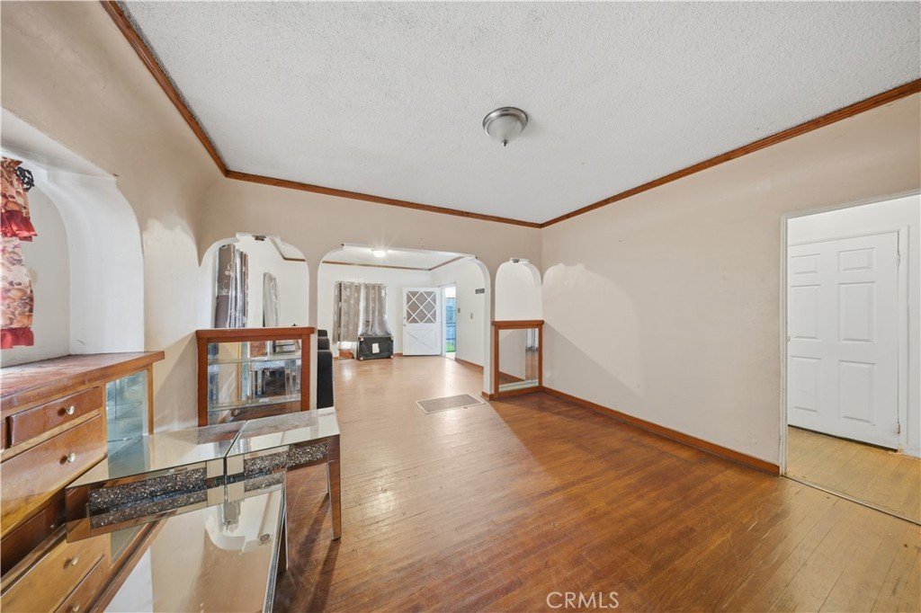 511 N Chester Compton CA 90221 9 511 N Chester Compton CA 90221