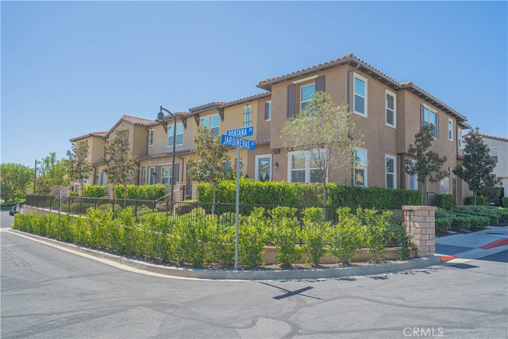 28706 Jardineras Dr Valencia CA 91354 50 28706 Jardineras Dr Valencia CA 91354