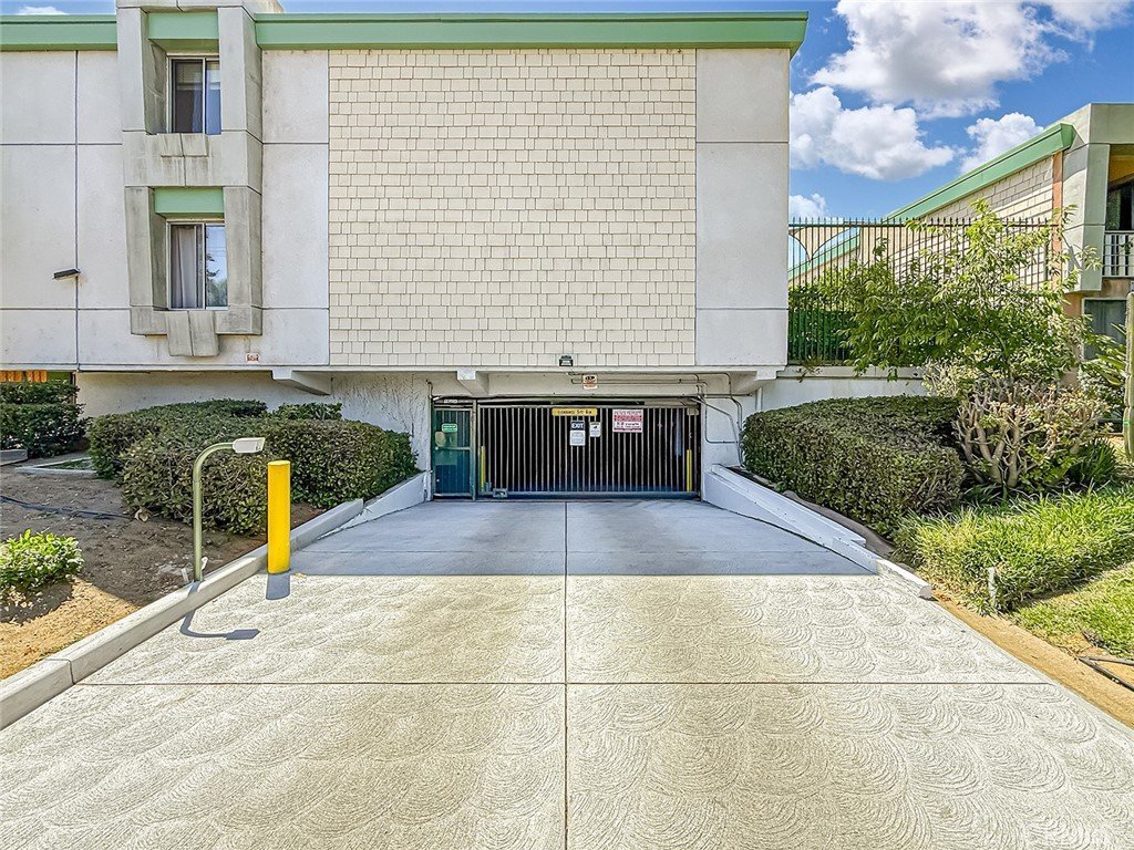 5301 Balboa Boulevard A3 Encino CA 91316 48 5301 Balboa Boulevard A3 Encino CA 91316