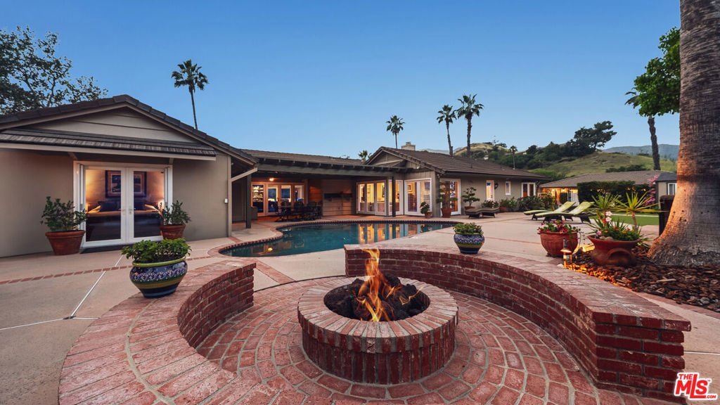 1910 Las Flores Drive Glendale CA 91207 42 1910 Las Flores Drive Glendale CA 91207