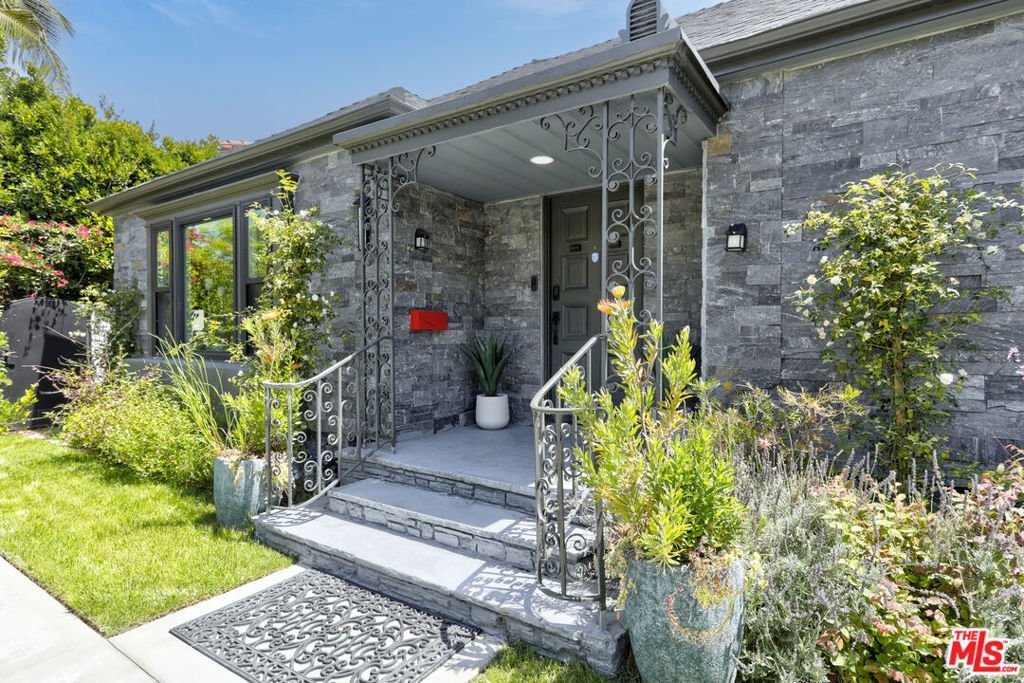 344 S Camden Drive Beverly Hills CA 90212 image 4