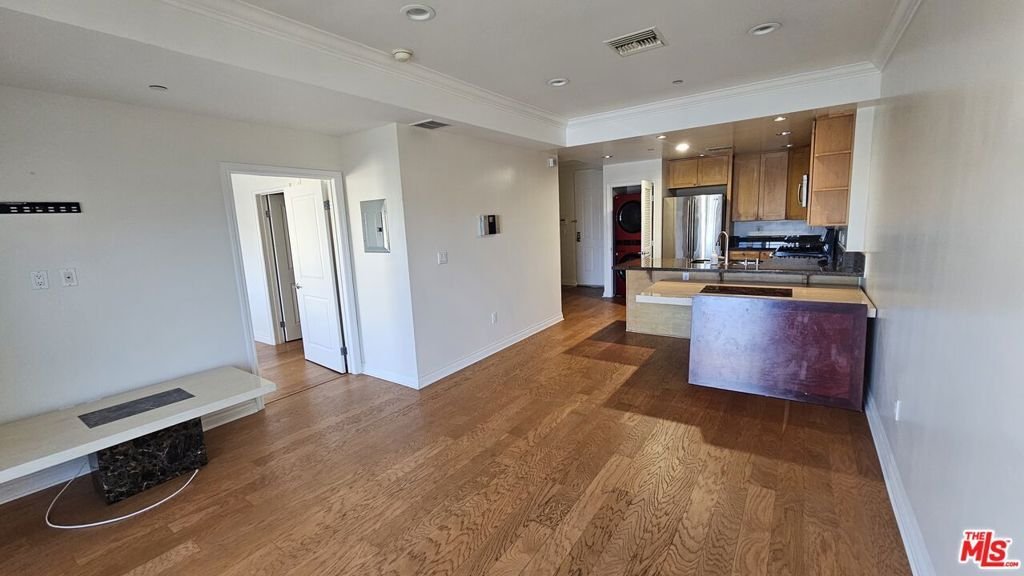 3061 W 12th Place 207 Los Angeles CA 90006 11 3061 W 12th Place 207 Los Angeles CA 90006