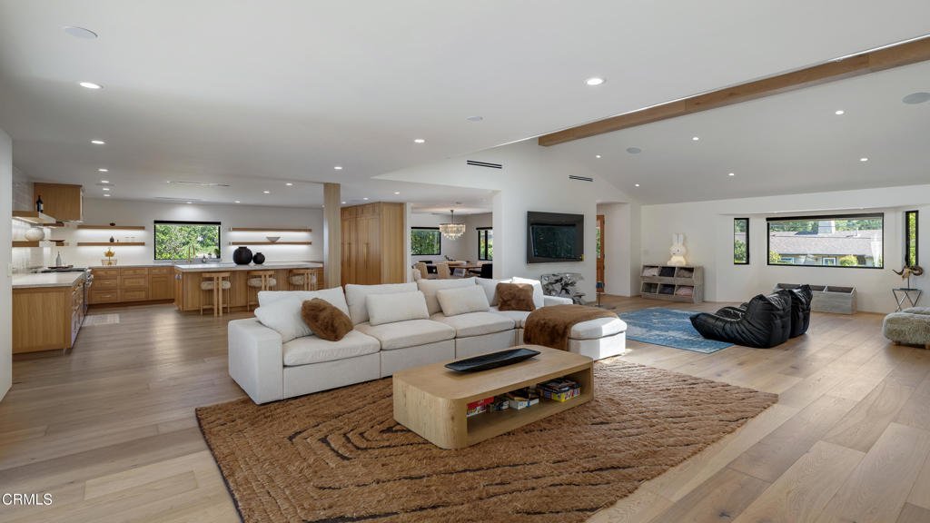 2137 Lyans Drive La Canada Flintridge CA 91011 64 2137 Lyans Drive La Canada Flintridge CA 91011