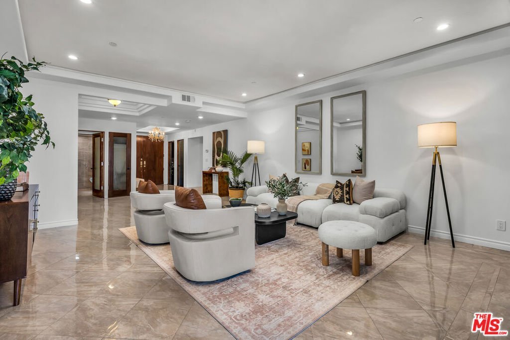 125 N GALE Drive 306 Beverly Hills CA 90211 14 125 N GALE Drive 306 Beverly Hills CA 90211