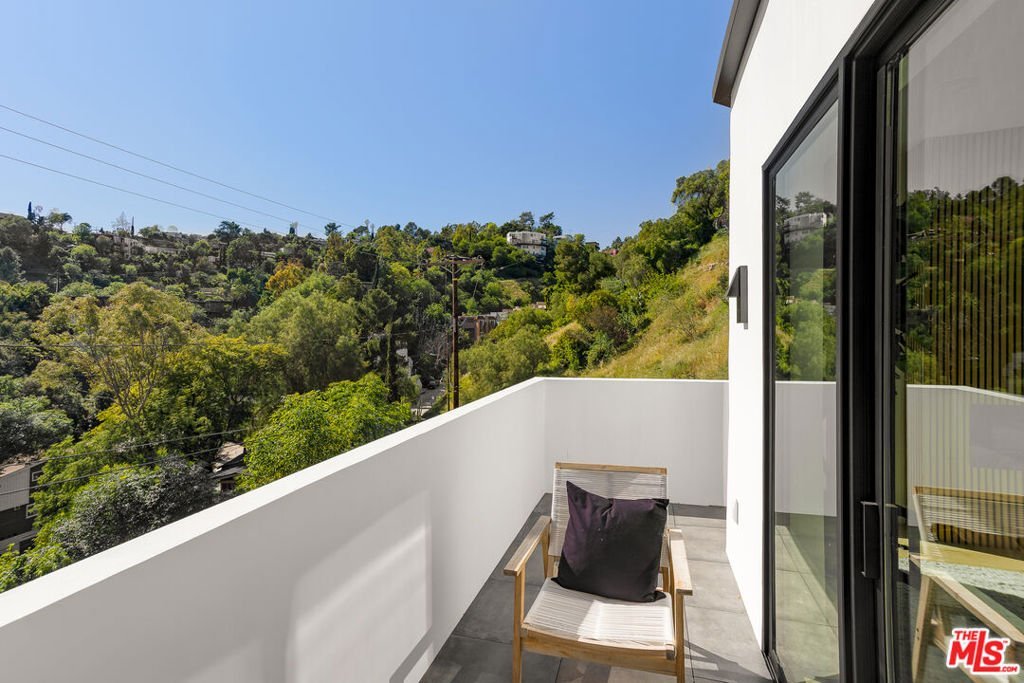 512 Rustic Drive Los Angeles CA 90065 51 512 Rustic Drive Los Angeles CA 90065