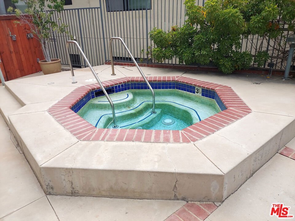10650 Kinnard Avenue 211 Los Angeles CA 90024 21 10650 Kinnard Avenue 211 Los Angeles CA 90024