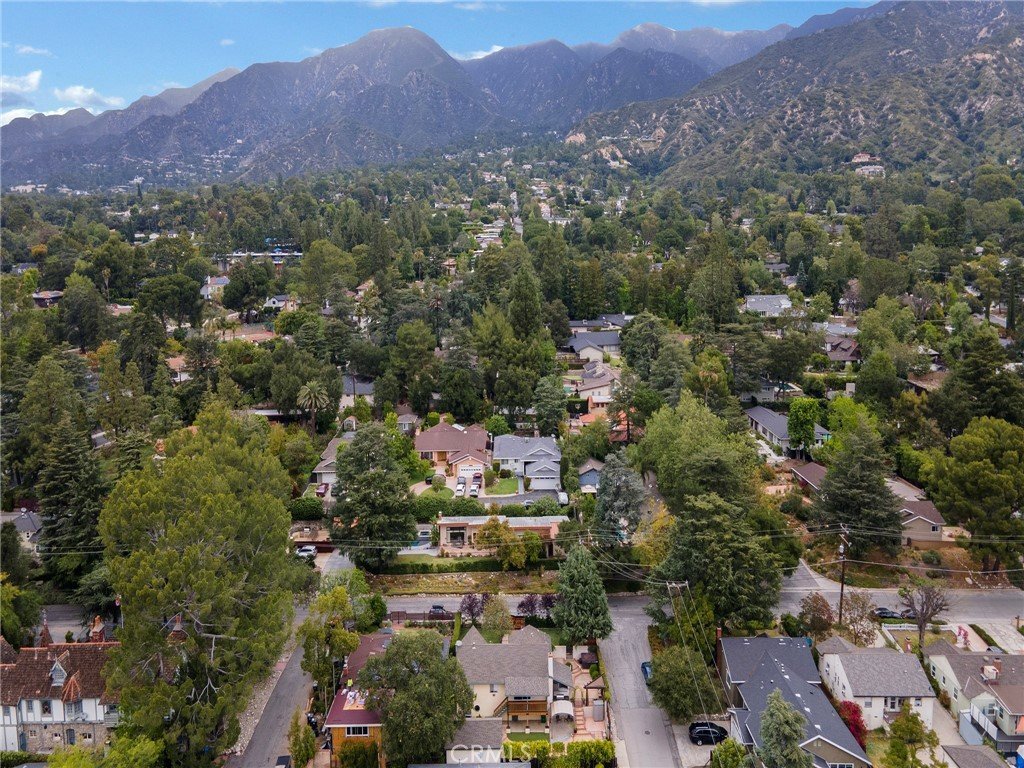 2254 Cross St. La Canada Flintridge CA 91011 50 2254 Cross St. La Canada Flintridge CA 91011