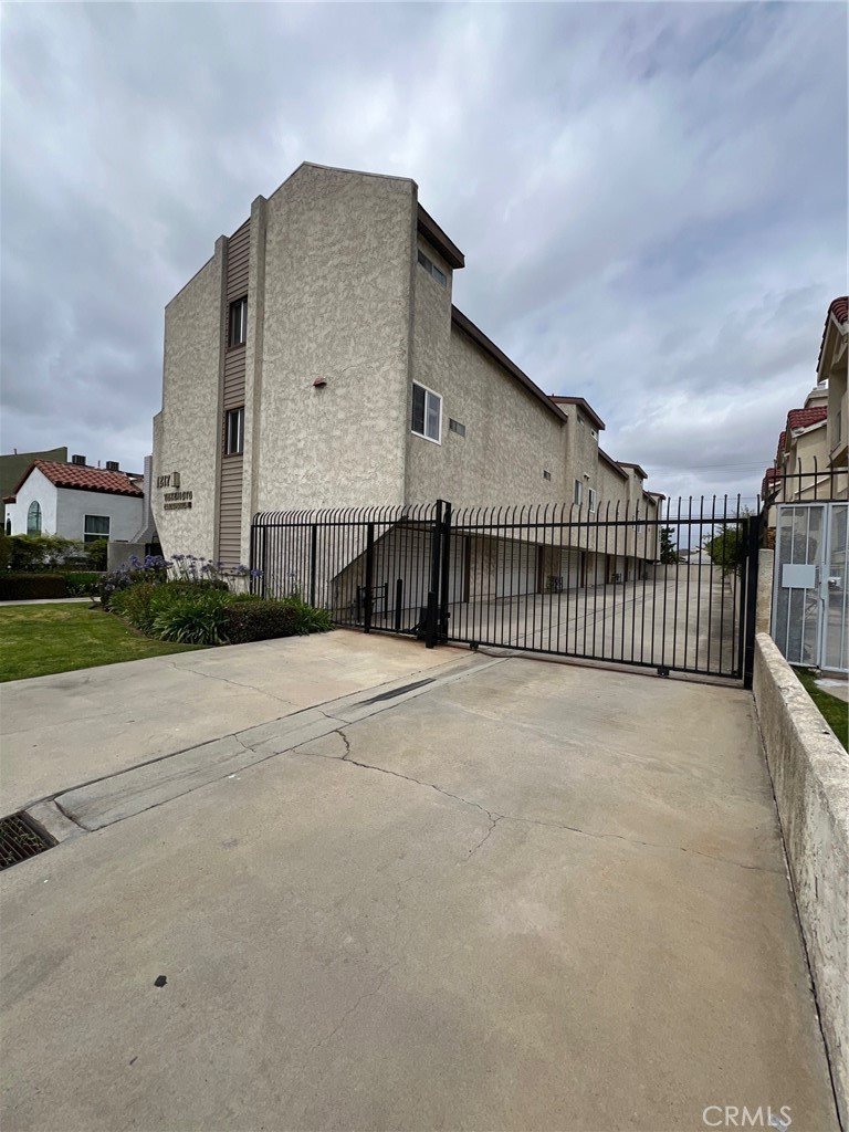 1217 W 168th Gardena CA 90247 19 1217 W 168th Gardena CA 90247