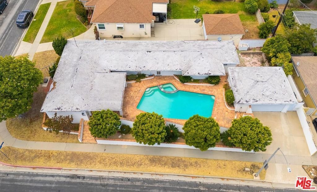 4821 W 63rd Street Los Angeles CA 90056 36 4821 W 63rd Street Los Angeles CA 90056