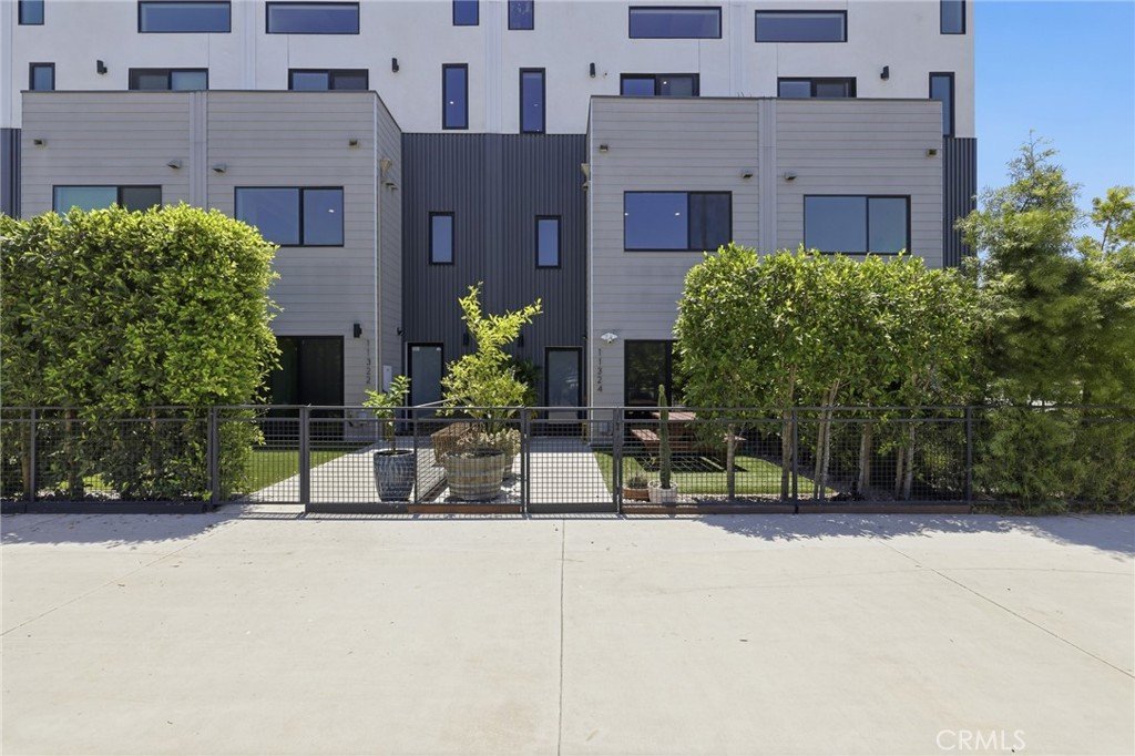 11324 Victory Boulevard North Hollywood CA 91606 46 11324 Victory Boulevard North Hollywood CA 91606